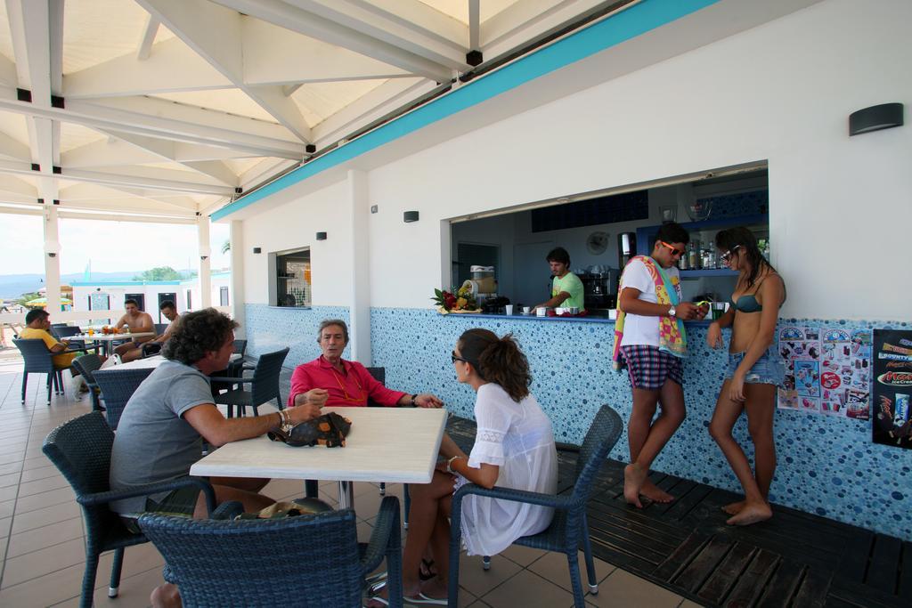 Bikini Hotel Vieste Esterno foto