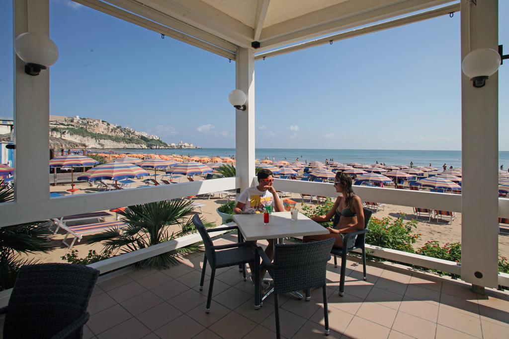 Bikini Hotel Vieste Esterno foto