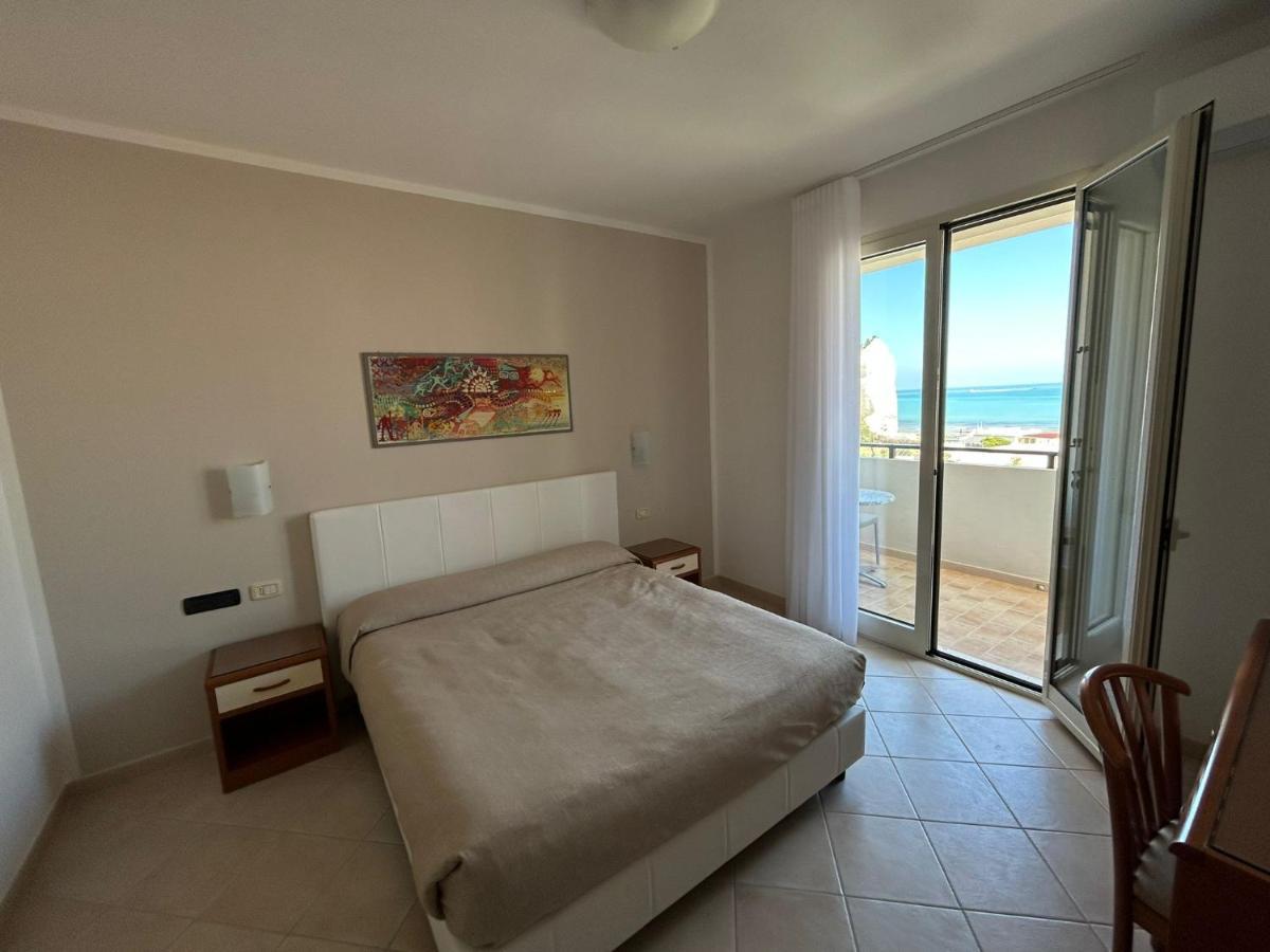 Bikini Hotel Vieste Esterno foto