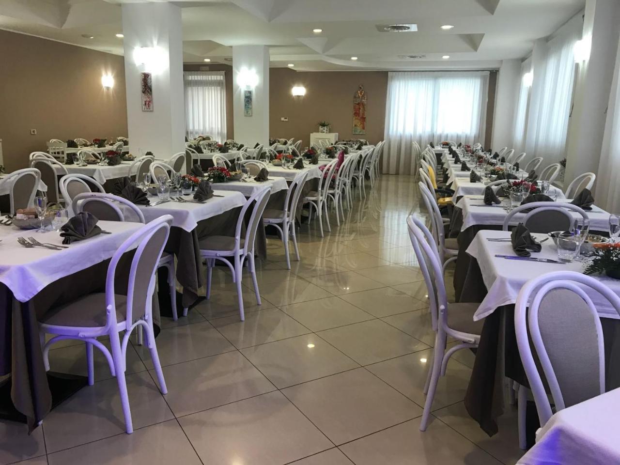 Bikini Hotel Vieste Esterno foto